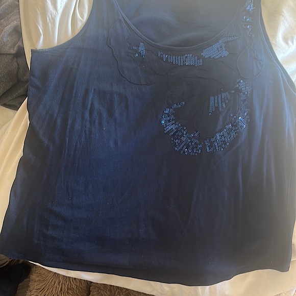 Jones New York sleeve less, navy blue blouse, with sequins design, beautiful - Picture 8 of 8